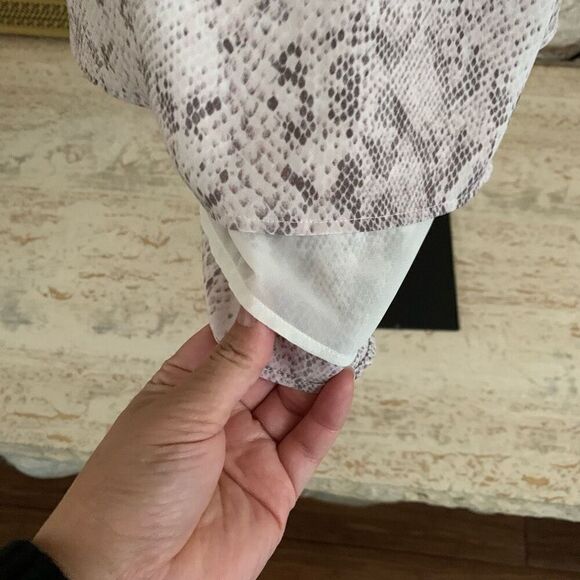 Snake print Loft top - Picture 7 of 9